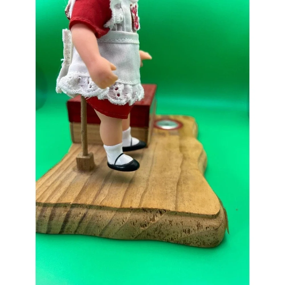 Vintage Campbell Kids Musical Moving Figurine Wood Base Chef & Girl Collectible